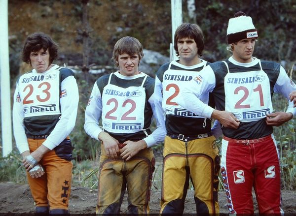 Englanti vas. Vaughan Semmens, Neil Hudson, Rob Hooper ja Graham Noyce